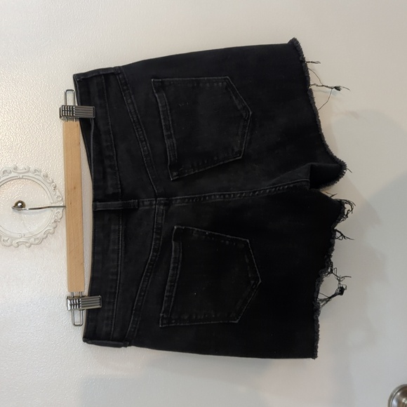 Old Navy High rise black denim button fly cut offs with secret slim pockets - Picture 4 of 5